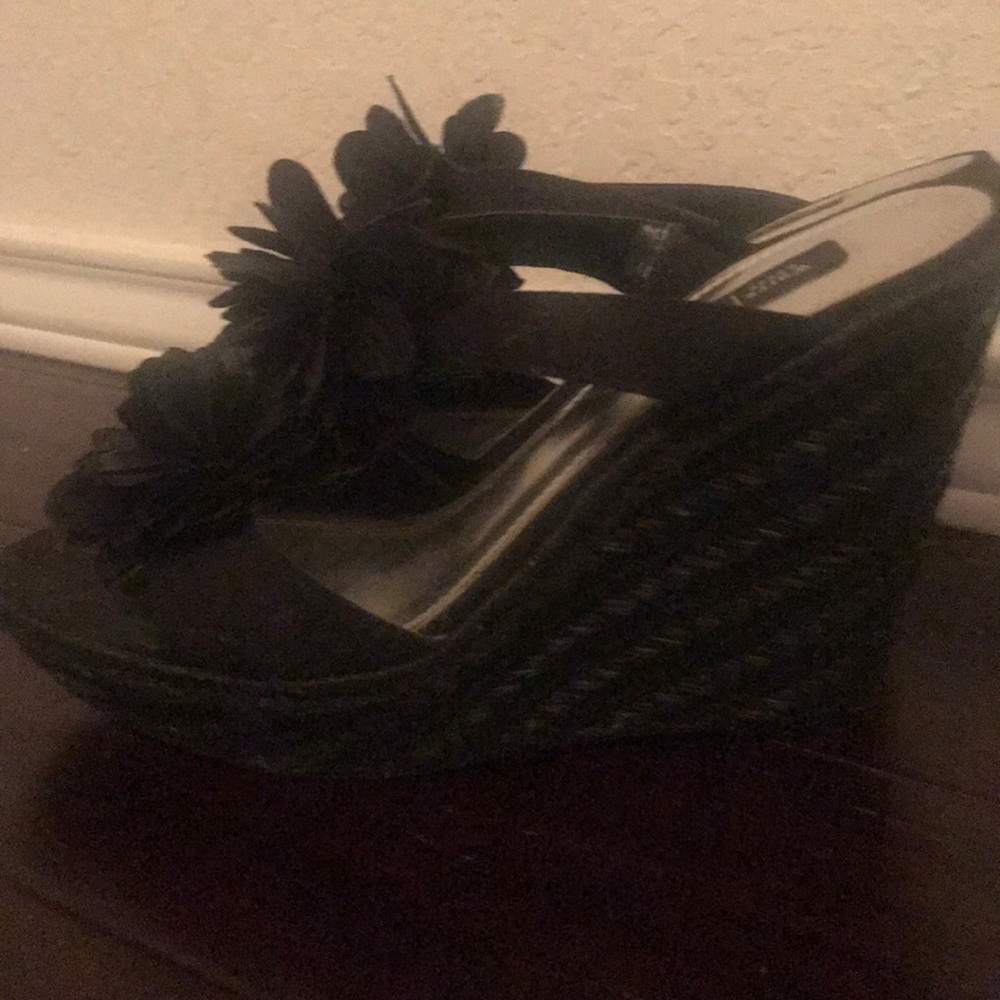 White House Black Market Wedge